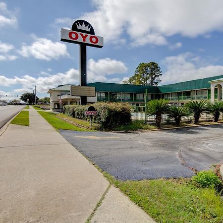 Oyo Hotel Douglas Ga Us-441 Exterior photo