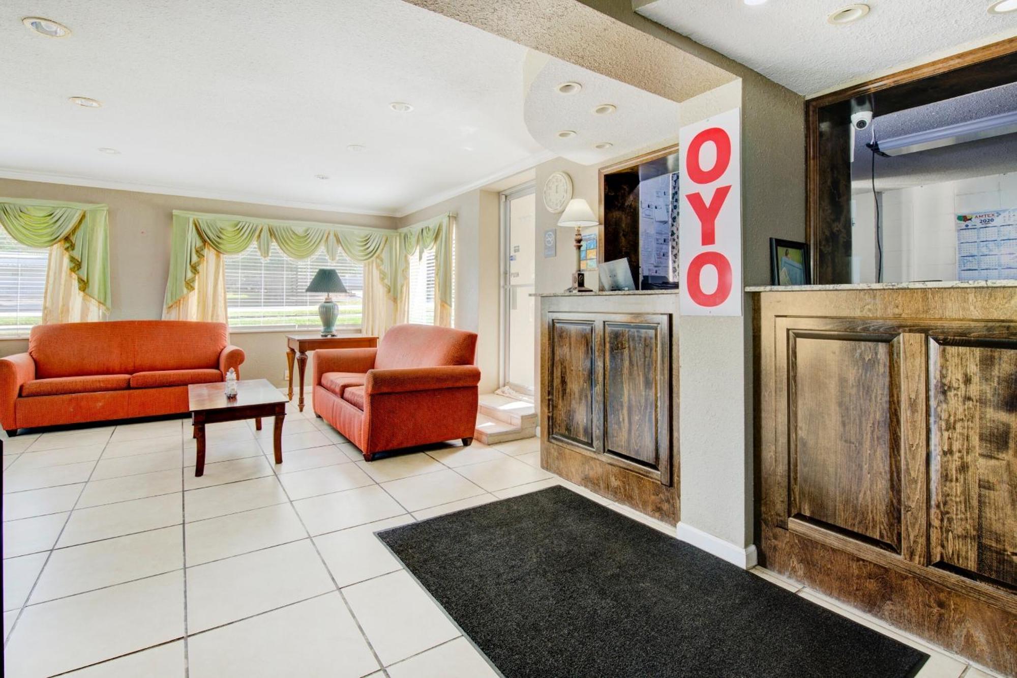 Oyo Hotel Douglas Ga Us-441 Exterior photo